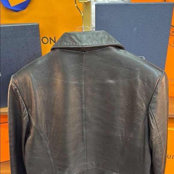 Women’s leather jacket - Picture 8 of 10